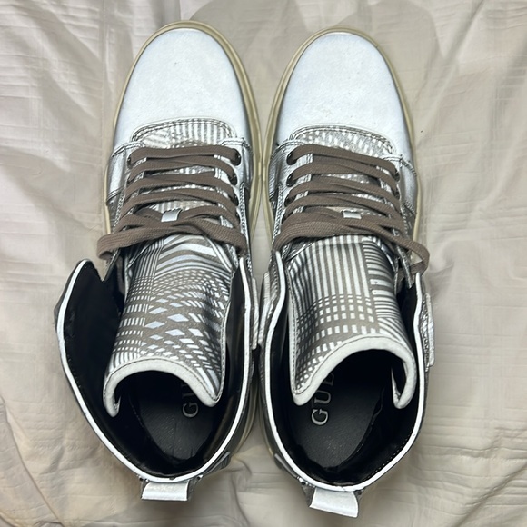 Men's US 10.5 Guess Iridescent Street High Tops - Picture 4 of 6
